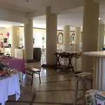 Garden- One Bedroom With Terrace 塔维拉