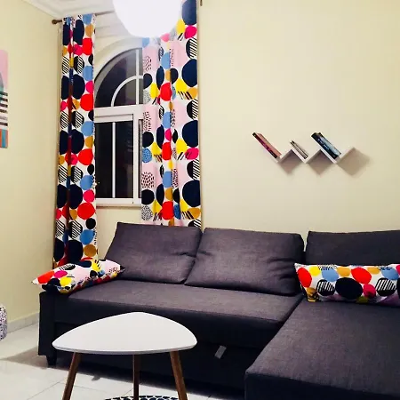 Garden- One Bedroom With Terrace 公寓
