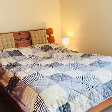 아파트 Garden- One Bedroom With Terrace *