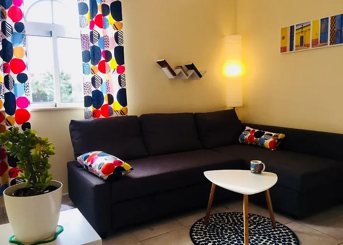 Garden- One Bedroom With Terrace 아파트