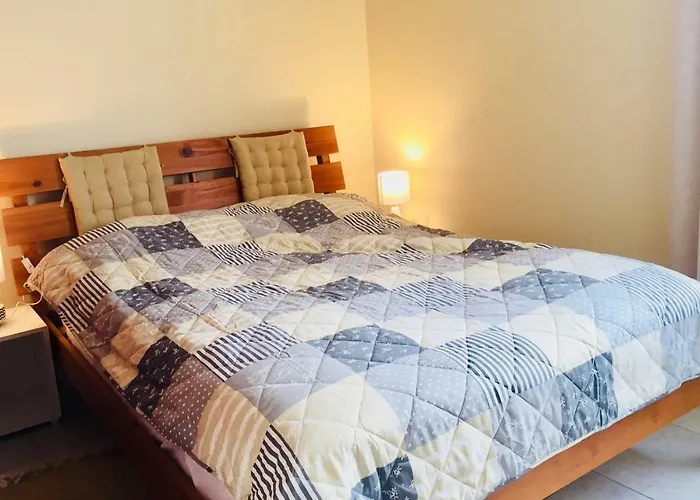 아파트 Garden- One Bedroom With Terrace *