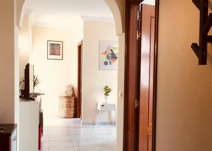 Garden- One Bedroom With Terrace Апартаменты