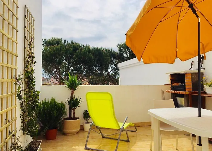 아파트 Garden- One Bedroom With Terrace